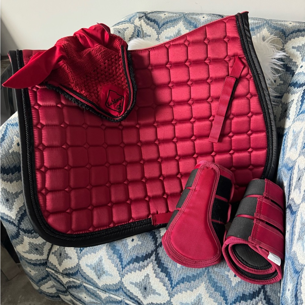 Red and Black saddle pad set